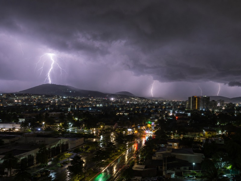 EL SALVADOR ESPERA TORMENTAS ELÉCTRICAS DURANTE LA TARDE Y NOCHE DE VIERNES